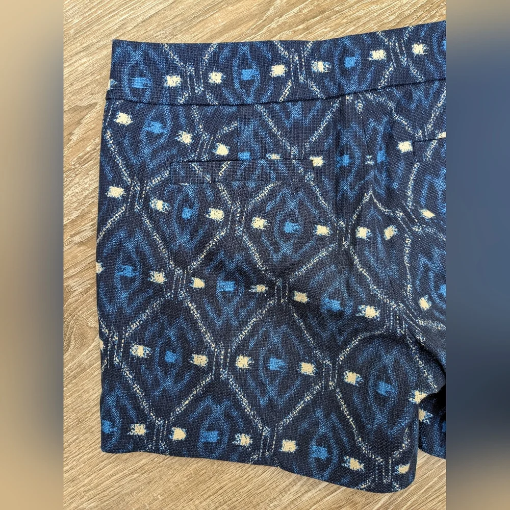 NEW J. Crew Blue Ikat Medallion Gauzey Chino Shorts Size 4